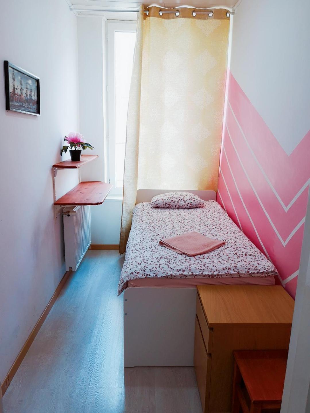A Private Room For Backpacker Share Bathroom บรัสเซลส์ ภายนอก รูปภาพ