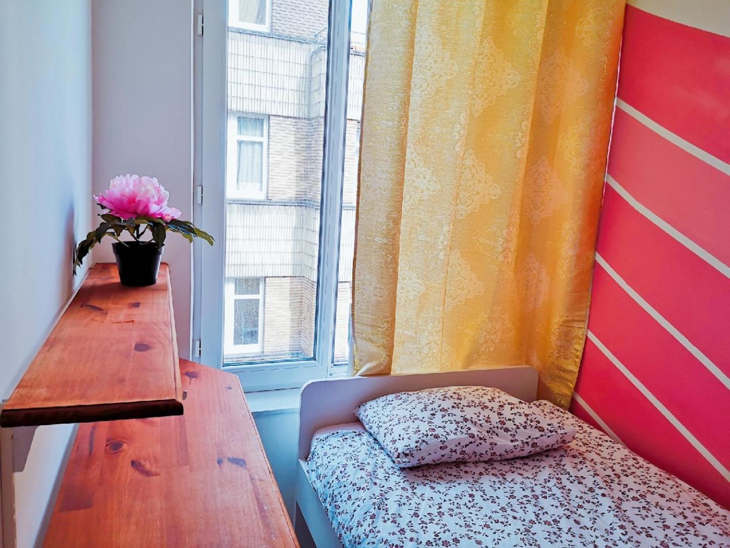 A Private Room For Backpacker Share Bathroom บรัสเซลส์ ภายนอก รูปภาพ
